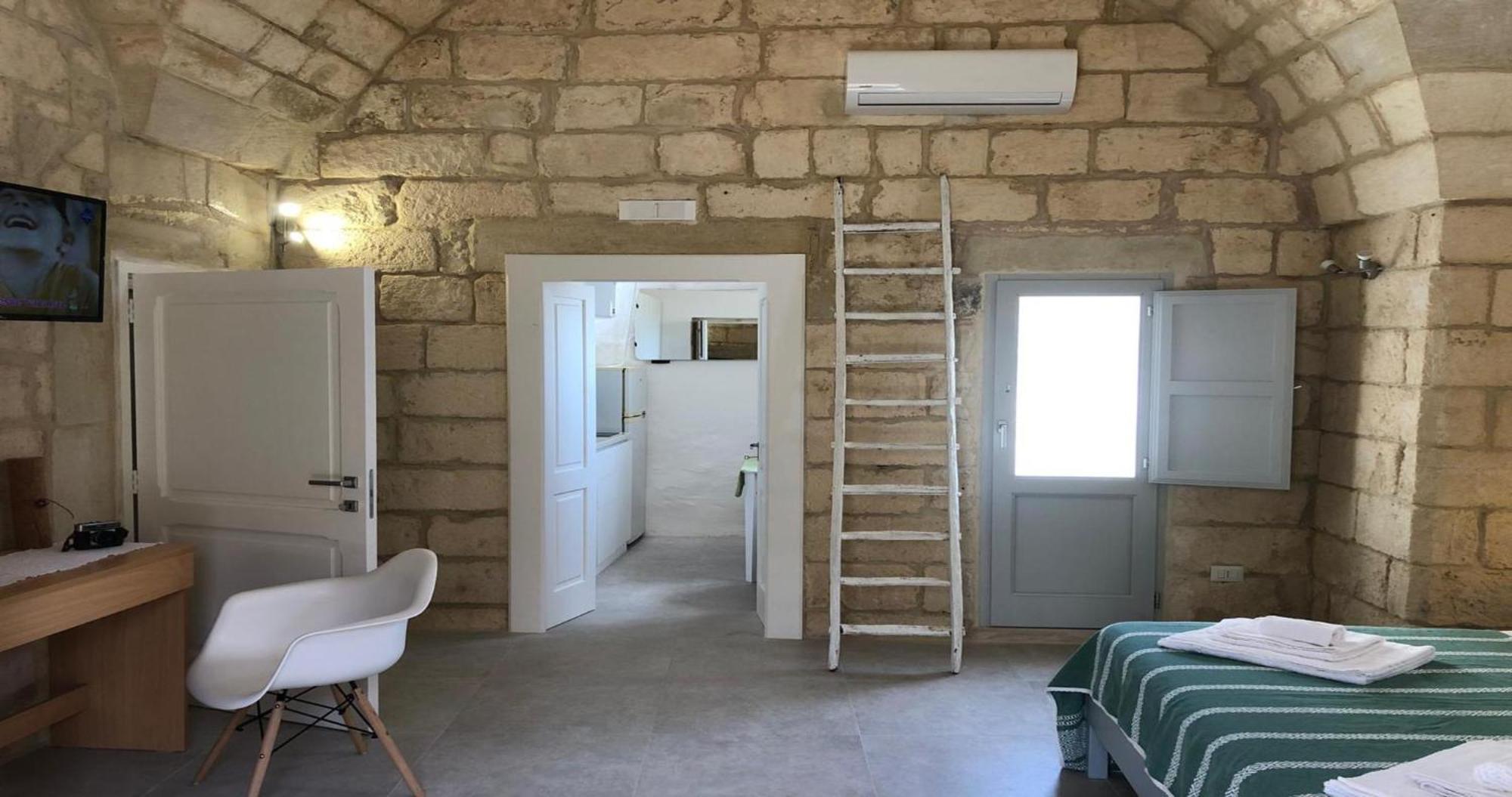 Odegos Monolocali Vico Sant'Antonio Villa Carpignano Salentino Bagian luar foto