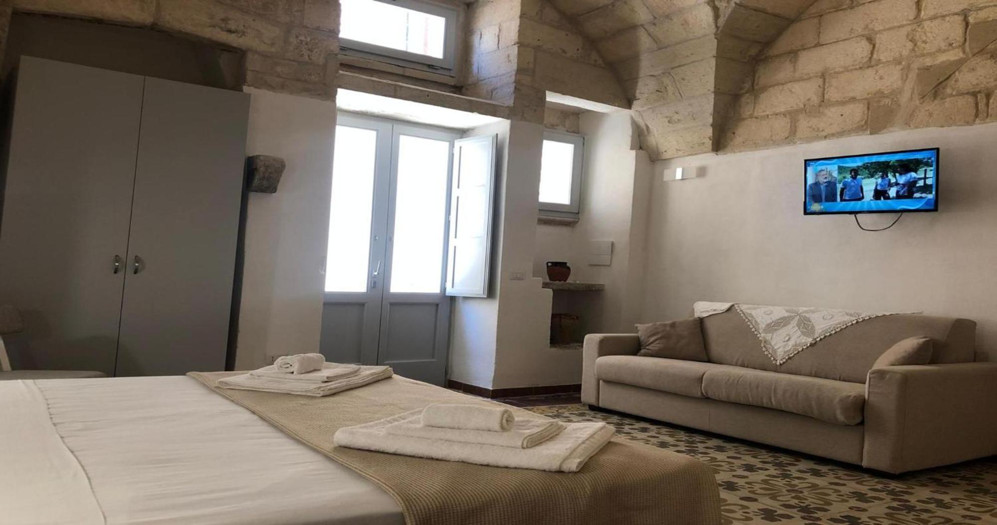 Odegos Monolocali Vico Sant'Antonio Villa Carpignano Salentino Bagian luar foto