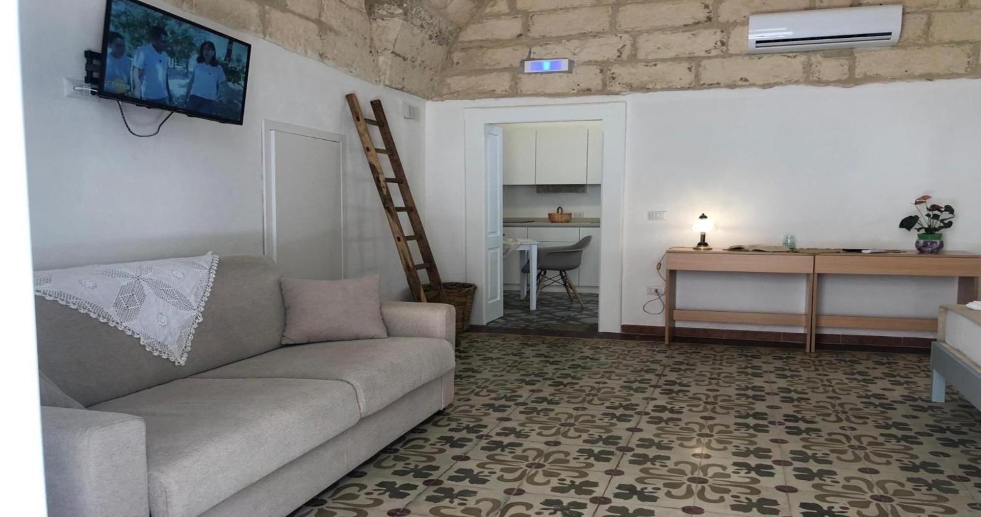 Odegos Monolocali Vico Sant'Antonio Villa Carpignano Salentino Bagian luar foto