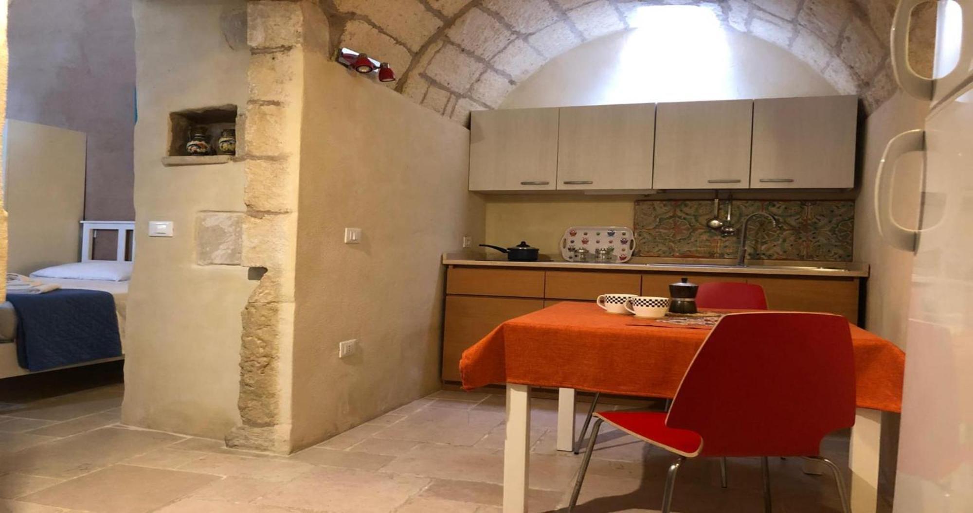 Odegos Monolocali Vico Sant'Antonio Villa Carpignano Salentino Bagian luar foto