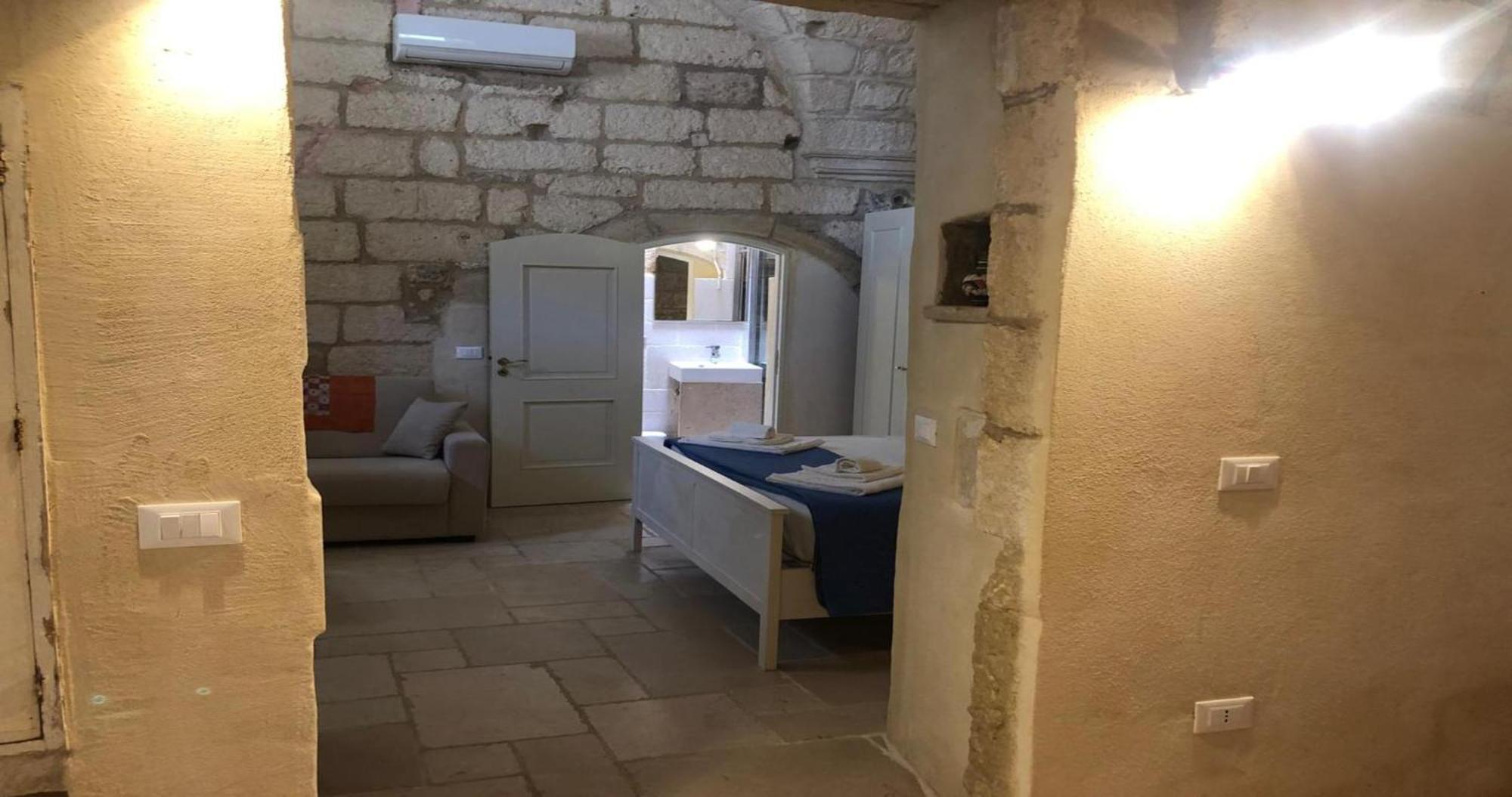 Odegos Monolocali Vico Sant'Antonio Villa Carpignano Salentino Bagian luar foto